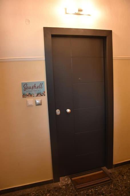 Seashell Apartment -Near The Beach Артеміда Екстер'єр фото